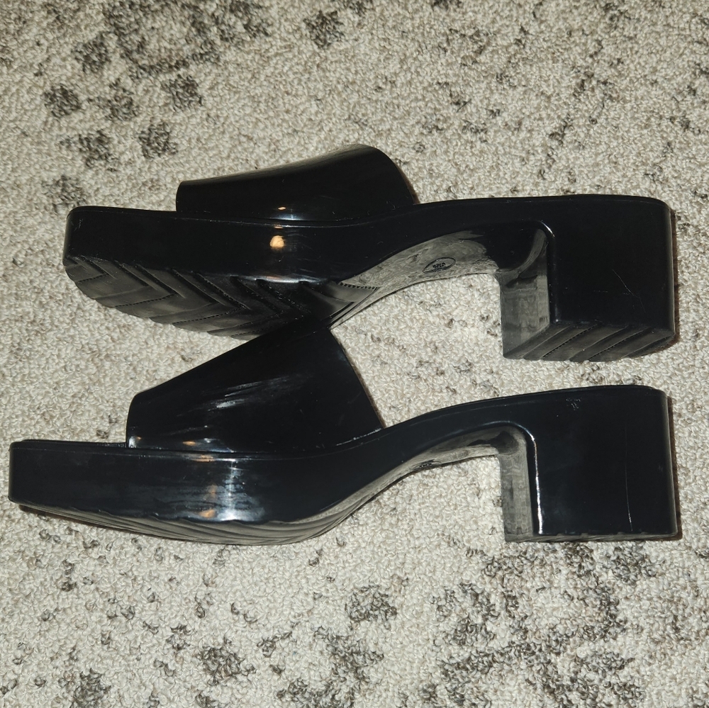 Beach By Matisse Black Jelly Sandals - Picture 2 of 6
